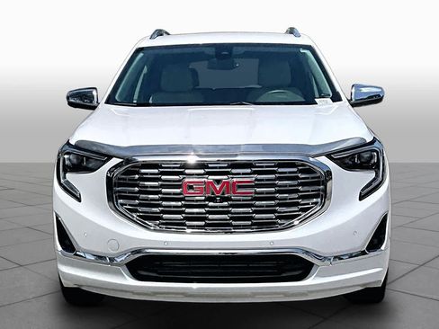 Used 2020 GMC Terrain Denali w/ Denali Premium Package FWD image 4