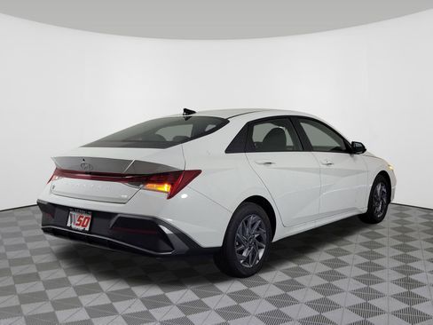 New 2025 Hyundai Elantra Blue image 3