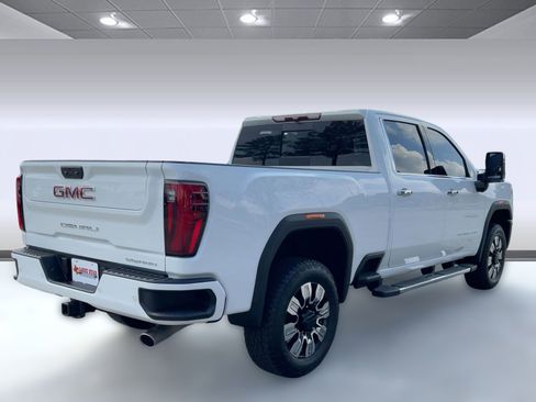 Certified 2025 GMC Sierra 2500 Denali image 8