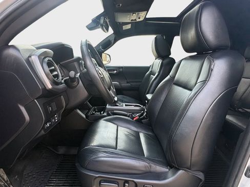 Used 2021 Toyota Tacoma TRD Sport w/ TRD Premium Sport Package image 13