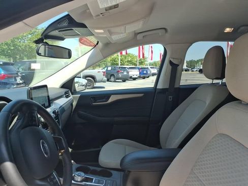 Used 2022 Ford Escape SE w/ Convenience Package FWD image 5