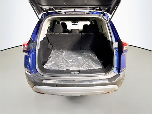 Used 2023 Nissan Rogue SV FWD image 35