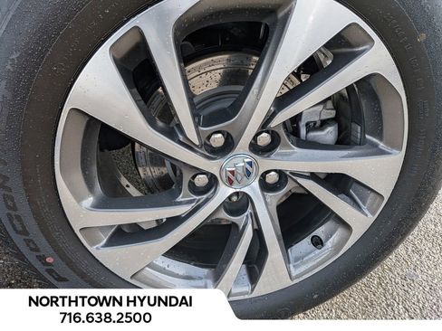 Used 2023 Buick Envision Essence image 43