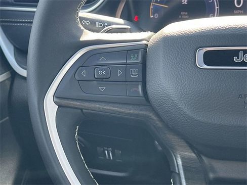 New 2025 Jeep Grand Cherokee L Limited w/ Luxury Tech Group II image 16