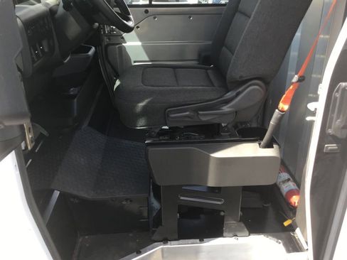 Used 2024 Chevrolet Brightdrop 600 w/ Commercial Equipment Package AWD/4WD image 6