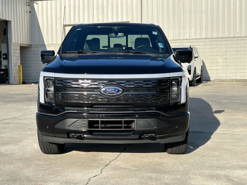 Used 2023 Ford F150 Lightning Platinum AWD/4WD image 8