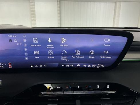 Used 2025 Buick Enclave Avenir w/ Super Cruise Package image 13