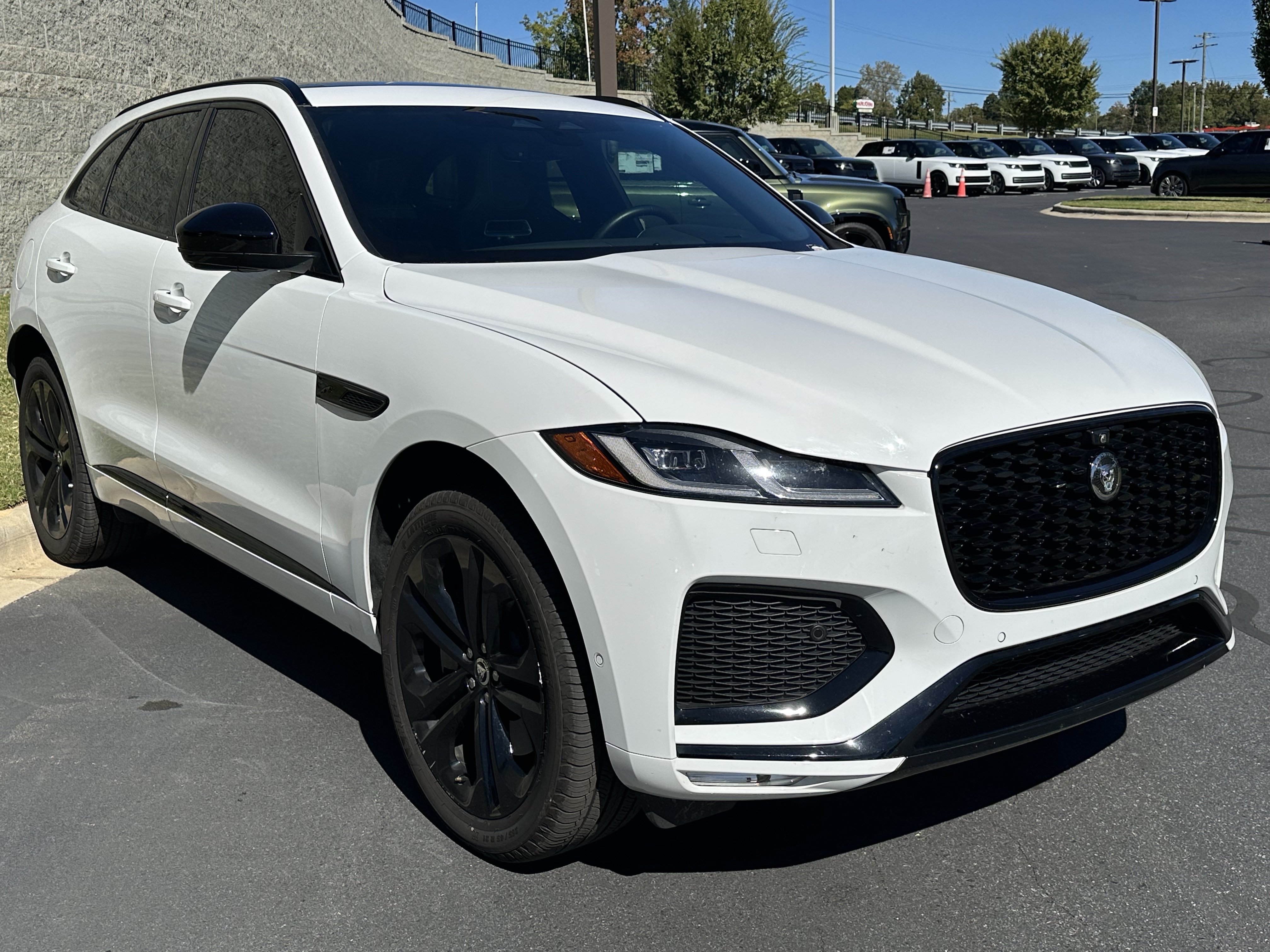Used 2026 Jaguar F-PACE R-Dynamic S AWD/4WD image 9