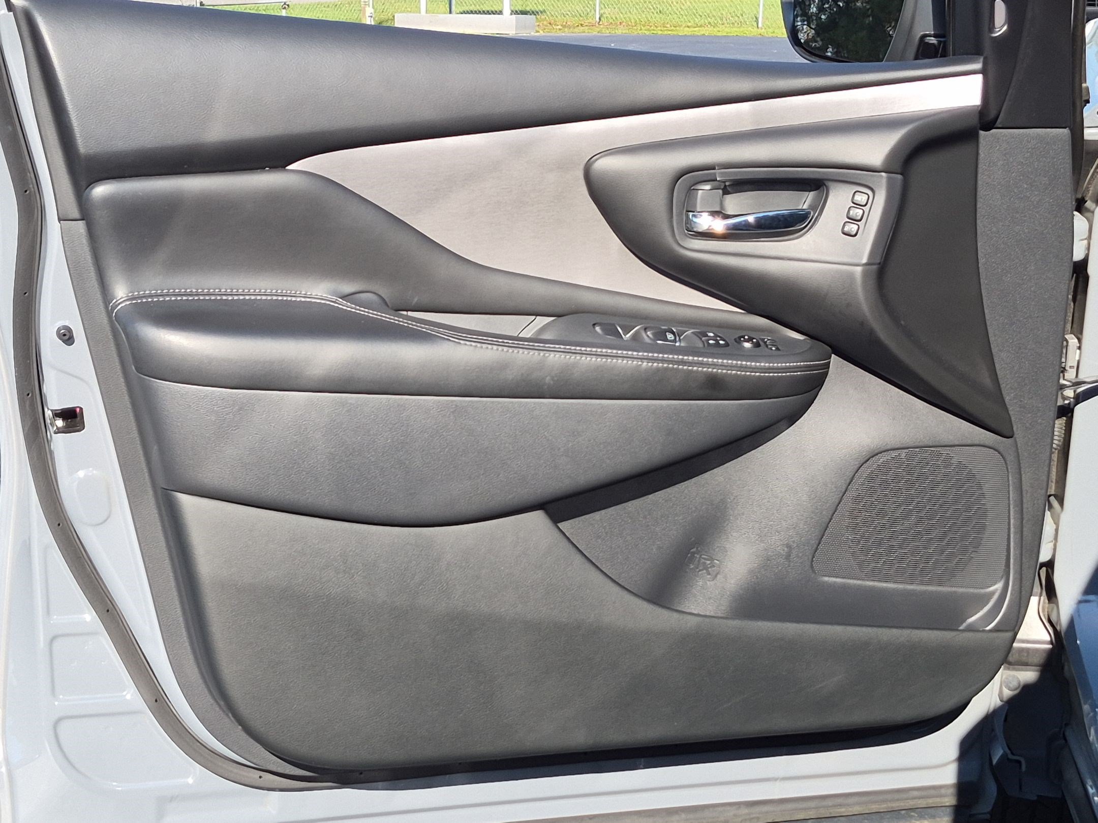Used 2024 Nissan Murano SL FWD image 12