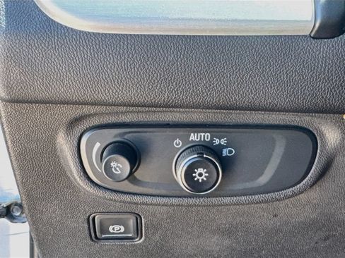 Used 2020 GMC Terrain SLE w/ Elevation Edition FWD image 19