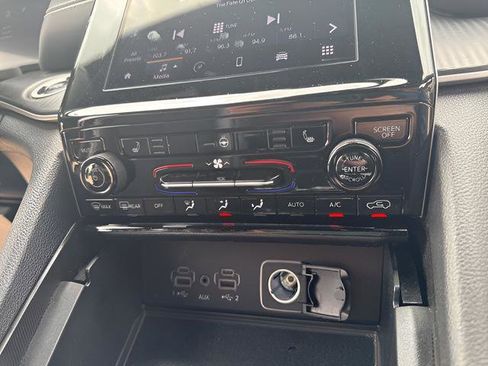 Used 2024 Jeep Grand Cherokee Altitude image 19