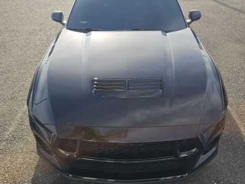 Used 2025 Ford Mustang GT Premium image 4