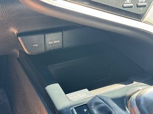 Used 2020 Toyota Camry SE w/ Sunroof Package FWD image 15