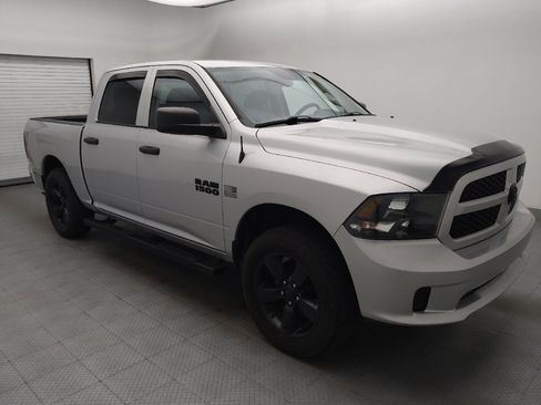 Used 2018 RAM 1500 Express w/ Express Value Package RWD image 11