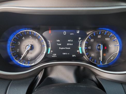 Used 2024 Chrysler Pacifica Touring-L FWD image 14