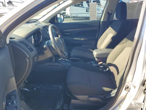 Used 2017 Mitsubishi Outlander Sport ES image 12