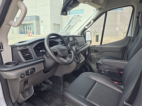 New 2025 Ford Transit 250 148 Medium Roof image 4