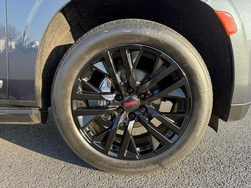 Used 2021 GMC Yukon Denali w/ Denali Premium Package image 13