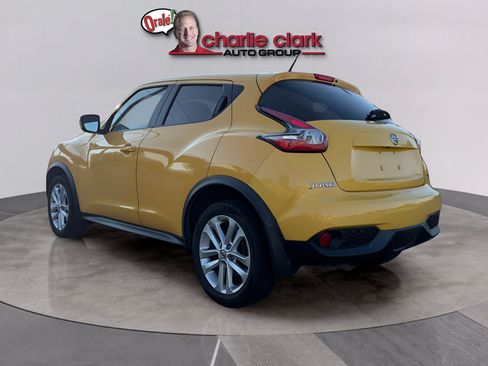 Used 2015 Nissan Juke SV FWD image 3