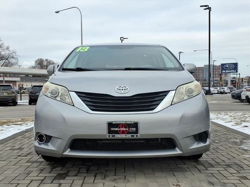 Used 2013 Toyota Sienna LE image 2
