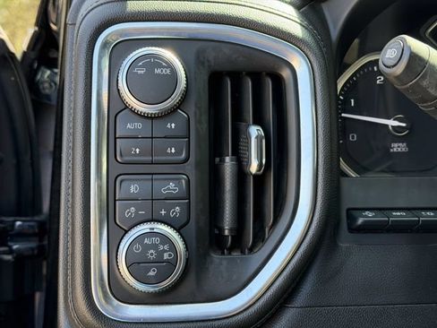 Used 2021 GMC Sierra 3500 Denali w/ Denali Black Diamond Edition AWD/4WD image 10
