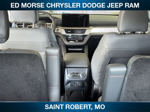 Used 2025 Ford Explorer Active w/ Active Comfort Package AWD/4WD image 29