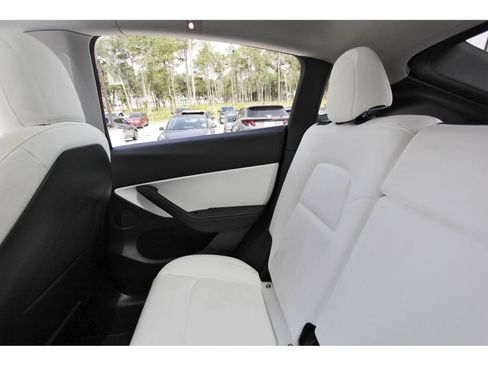Used 2022 Tesla Model Y Performance AWD/4WD image 13