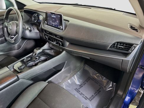 Used 2023 Nissan Rogue S image 30