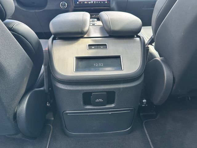 Used 2025 Lincoln Navigator L Reserve AWD/4WD image 13