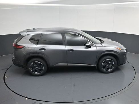 Used 2024 Nissan Rogue SV image 40