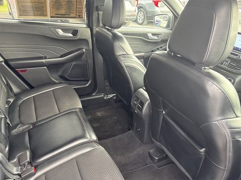 Used 2024 Ford Escape ST-Line image 18