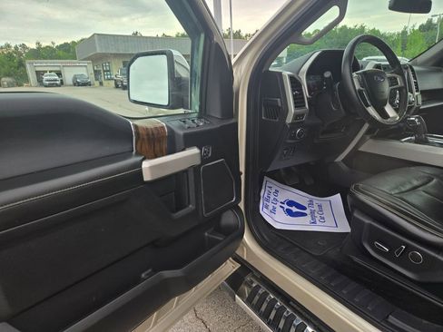 Used 2018 Ford F150 Lariat w/ Equipment Group 502A Luxury AWD/4WD image 5