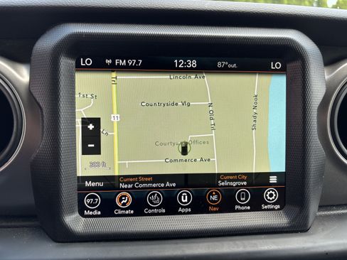Used 2023 Jeep Gladiator Sport AWD/4WD image 27