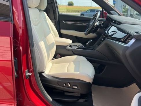 Used 2023 Cadillac XT6 Sport image 11