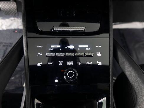 Certified 2026 Porsche Cayenne E-Hybrid AWD/4WD image 32