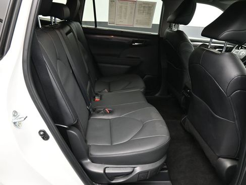 Used 2024 Toyota Highlander Limited AWD/4WD image 26