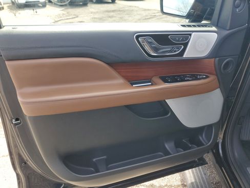 Used 2023 Lincoln Navigator Reserve image 10