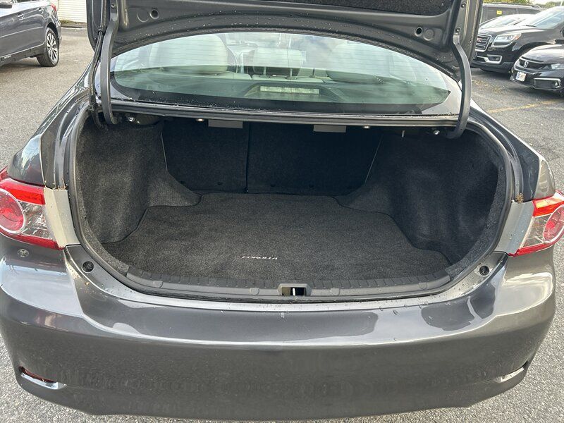 Used 2013 Toyota Corolla L FWD image 8