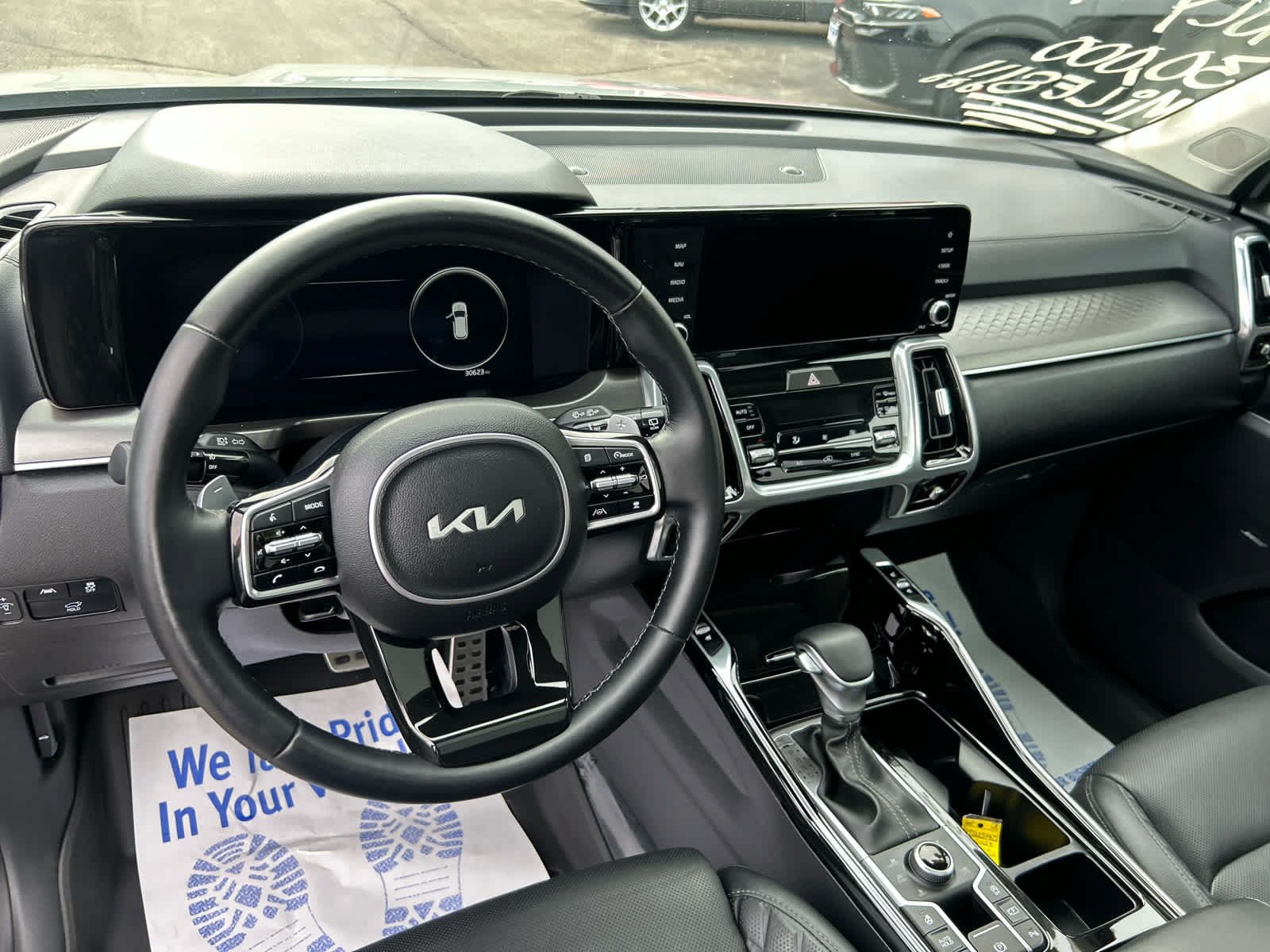 Used 2023 Kia Sorento SX AWD/4WD image 15