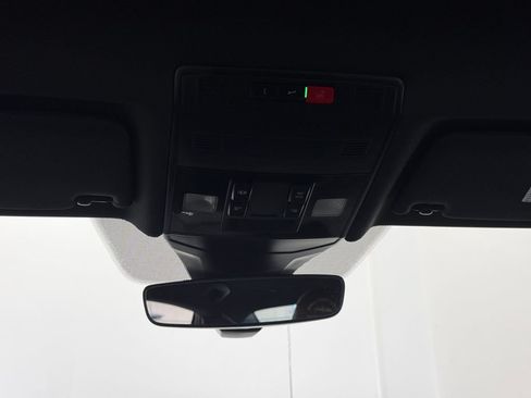 Used 2025 Volkswagen Jetta Sport FWD image 32