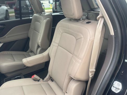Used 2021 Lincoln Aviator Reserve w/ Equipment Group 208A AWD/4WD image 30