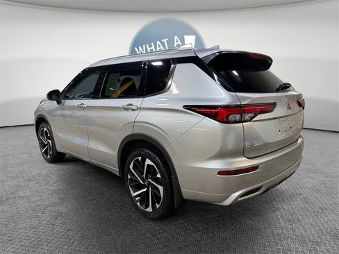 Used 2024 Mitsubishi Outlander SEL image 6