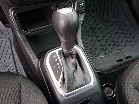 Used 2021 Jeep Renegade Sport image 11