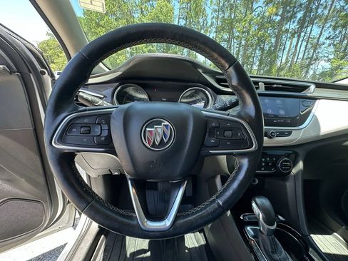 Used 2021 Buick Encore GX Essence FWD image 11