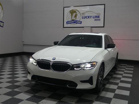 Used 2021 BMW 330i Sedan w/ Convenience Package RWD image 4