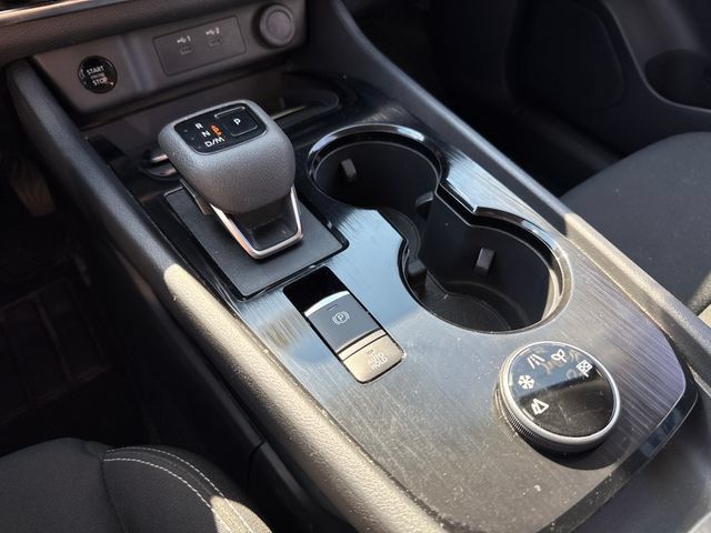 Used 2024 Nissan Rogue S AWD/4WD image 32