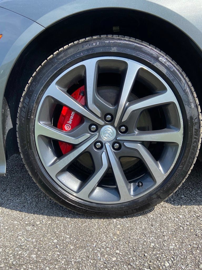Used 2019 Buick Regal GS w/ Appearance Package AWD/4WD image 9