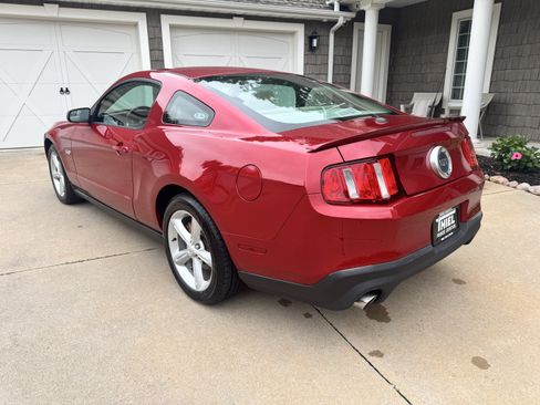 Used 2011 Ford Mustang GT Premium RWD image 4