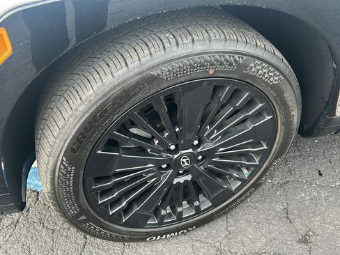 Certified 2025 Hyundai Santa Fe Calligraphy AWD/4WD image 3