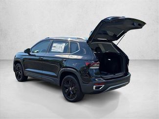New 2026 Volkswagen Taos SE FWD video 3